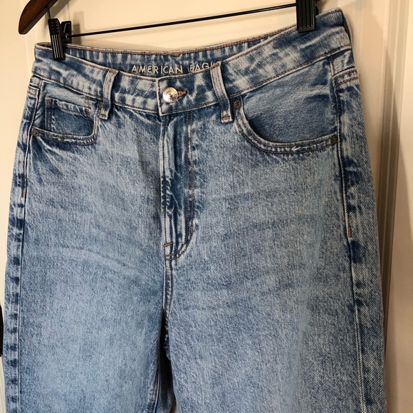 American Eagle Mom Straight Jeans. High Waisted. Loose Fit. Size 12 - Picture 3 of 12
